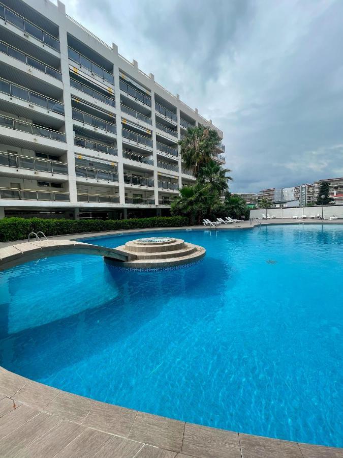 Апартаменты Residencial Michelangelo Салоу Экстерьер фото