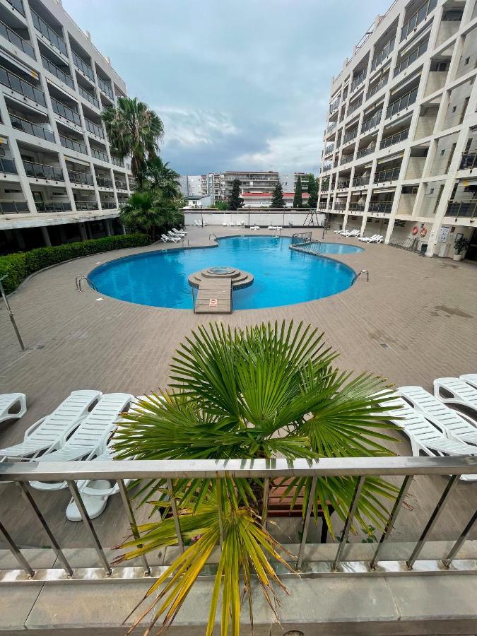 Апартаменты Residencial Michelangelo Салоу Экстерьер фото